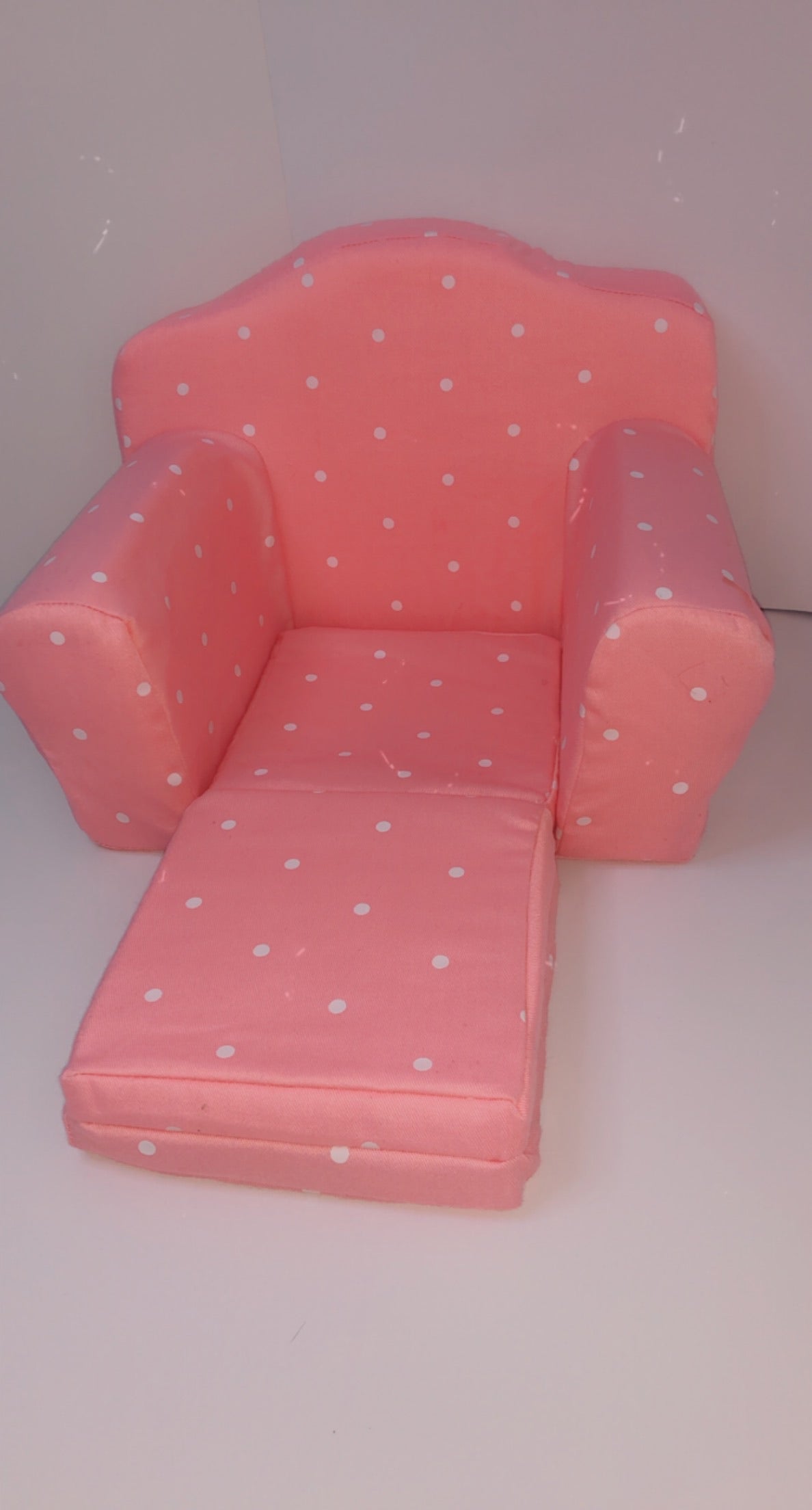 IDW Demi’s Pull Out Sofa
